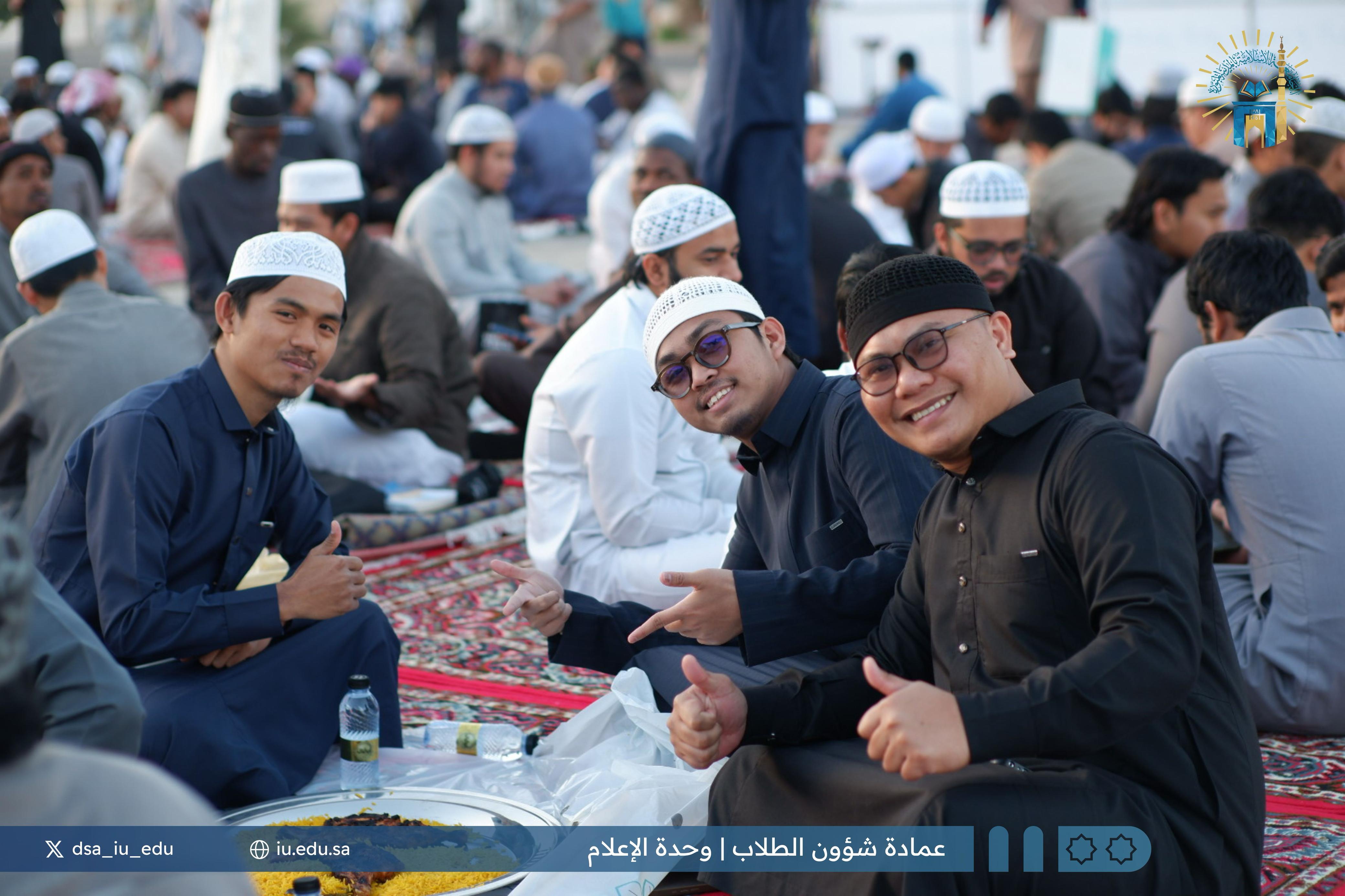 جامعة إسلامية تضيء ليالي رمضان: أكثر من 100 متطوع يجسدون روح العطاء والتآخي في إفطار رمضاني عالمي